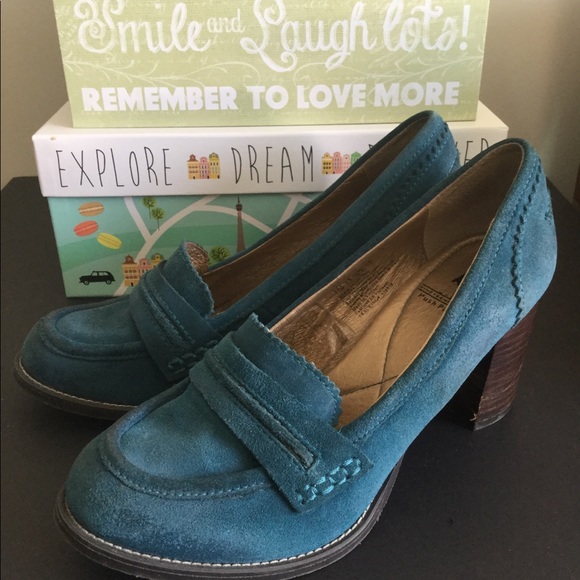 Retro heel Blue Suede Shoes! Hush Puppies - Picture 1 of 6